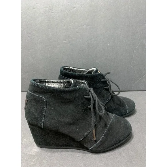 TOMS Black Suede Wedge Ankle Boots sz. 7 - Picture 2 of 8